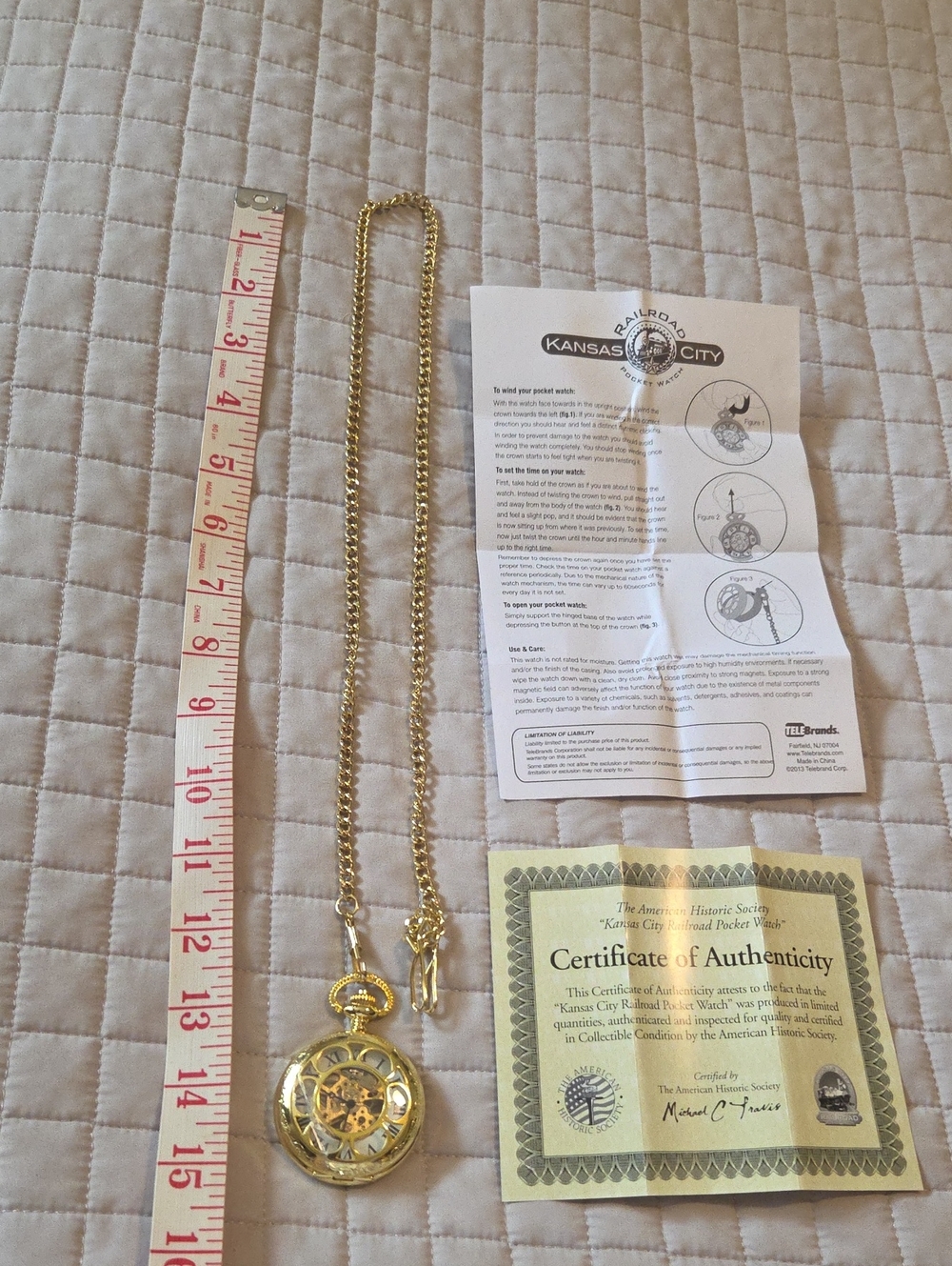 NIB Gold Tone Collector's Pocket Watch With Chain - Picture 10 of 10